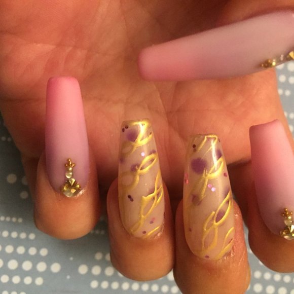 Pink/Purple with Nude and Gold detail presson nail pPN49 - Picture 4 of 6
